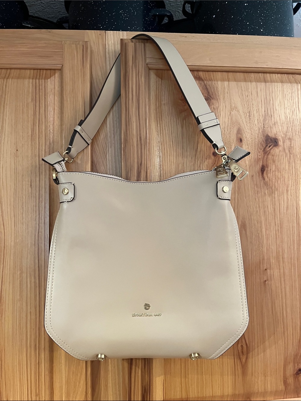 SPARTINA 449 Cream Leather Shoulder Bag with Gold Hardware, EUC
